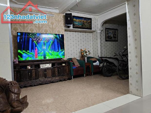 💥Nguyễn Lương Bằng, Đống Đa, 5m Ra Ôtô, Sát Bệnh Viện, Công Viên 1/6, DT 40m2, Giá 9.6 Tỷ - 2