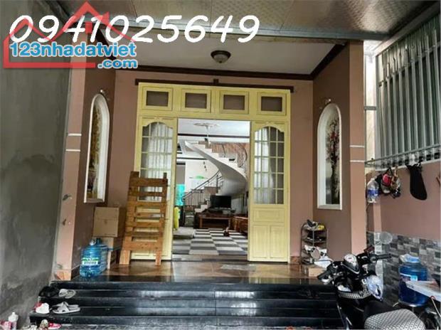 Bán nhà 1trệt 1 lầu DT đất 143m2, hẻm ô tô đường Quốc lộ 1K, phường Linh Trung, Thủ Đức,