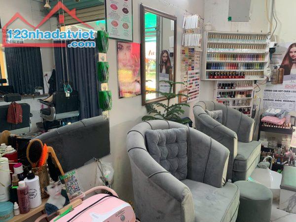 Nhà Bè ! Sang Salon Tóc Mới , MB thuê chỉ có 6 tr/ tháng , MT Đường Số 5 ( KDC Nam - 2