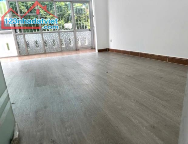 TRUNG KÍNH nhà đẹp 55m2, mt 5m kd, ô tô tránh, vỉa hè rộng, full nt, sổ vuông -26 tỷ hơn. - 2