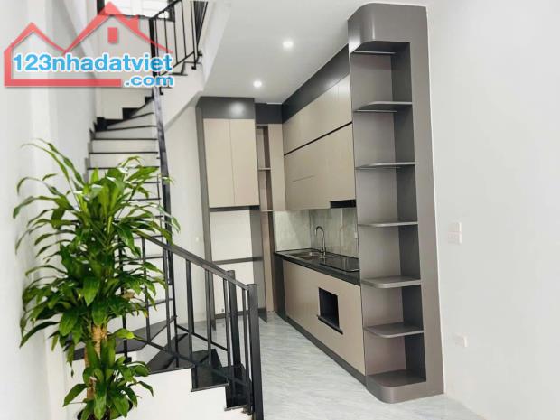 NHÀ PHỐ TÔN ĐỨC THẮNG ĐỐNG ĐA, 40M, 4 TẦNG, NGÕ Ô TÔ TRÁNH ĐỖ KINH DOANH 9,9 TỶ TL - 2