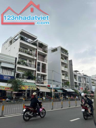 Bán nhà mặt phố view đẹp tại Đường Xô Viết Nghệ Tĩnh, F25 , DT:65m2, 5PHÒNG - 1