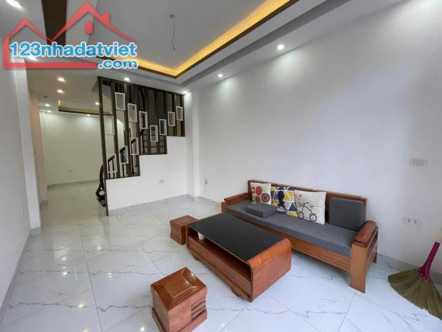 BÁN NHÀ KIM CHUNG, HOÀI ĐỨC, MỚI, THÔNG, 15M Ô TÔ TRÁNH, KD, 37M2, 4T, HƠN 4T 0397931387