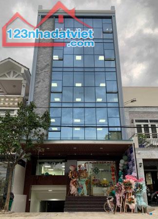 Bán Tòa Văn Phòng Mặt Phố Quan Nhân, Thanh Xuân DT 191m2, 9T, MT 10m. Giá Cực Rẻ