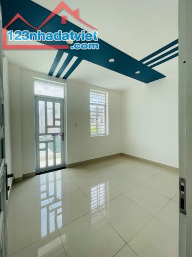 liên khu 2-10, mặt tiền kh doanh 52m2, 3 tầng, 4 phòng, giá thương lượng - 4