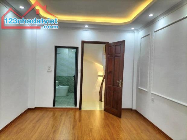 Bán nhà Bằng B, 3 bước ra ô tô, 30m2, 5,9 tỷ - 1