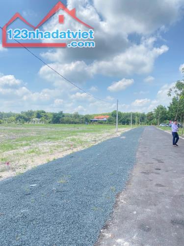 GIA ĐÌNH CẦN SANG LẠI LÔ ĐẤT 400M2 NGAY TRUNG TÂM TX CHƠN THÀNH GIÁ 600 - 3