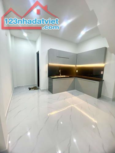 QUẬN 12, HIỆP THÀNH, BÁN NHÀ 4 TẦNG HẺM XE HƠI, 50M2 CHỈ 4 TỶ 600 - 2