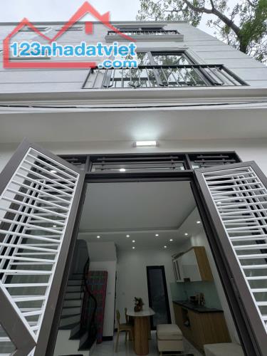 Nhà3T*47m2, ôtô 7 chỗ đỗ cửa, sát chợ, trường học, ngay cuối Đồng Mai, Hàng xóm Q. Hà Đông