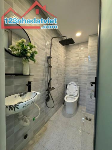 Bán nhà Lý Thường Kiệt 3 tầng 50M2 nhỉnh 5.5 tỷ TL - 4