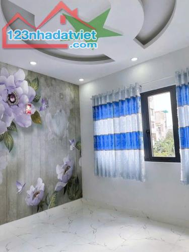 Nhà hẻm 704 Hương Lộ 2,Bình Trị Đông dt 48m2 2 lầu 4pn 3wc giá 5,37 tỷ - 2