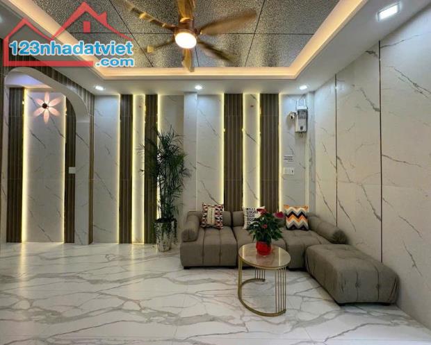 LÝ THƯỜNG KIỆT - P8 TÂN BÌNH - 50M2 4 TẦNG NHÀ ĐẸP Ở NGAY - HXH - CHỈ 5,X TỶ - 1