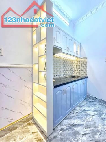 Hẻm 1722 Huỳnh Tấn Phát - KP5 - Thị Trấn Nhà Bè 
DT : 5m x 6m 
Giá : 1.75 Tỷ TL - 1