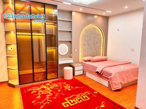 HOA KHÔI YÊN HÒA 41M2- GẦN PHỐ- 7T TM- ĐẸP LUNG LINH- NT CAO CẤP- NGÕ THÔNG- GẦN BÃI ÔTÔ - 5