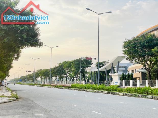 Cho Thuê lô đất mặt tiền Nam Ky Khởi Nghĩa khu FPT city vị trí kinh doanh đẹp - 4