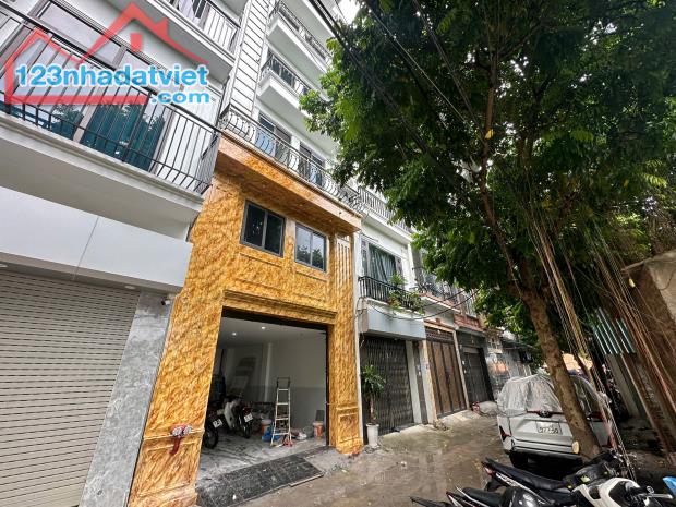 (Siêu Phẩm) Tòa Apartment xây mới ở Văn Trì - Cầu Diễn - Ô tô vào nhà - DT 1 tỷ/năm - Tin