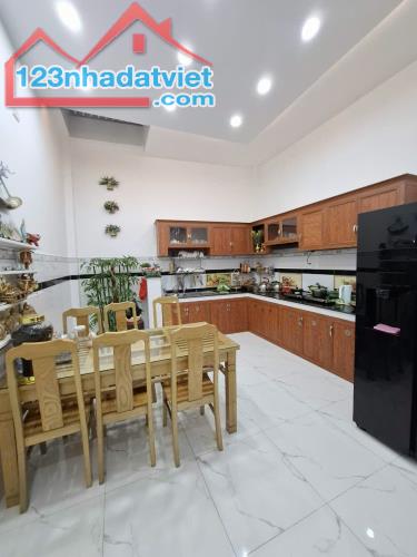 ✨ Nhà phố 3 lầu, giá chỉ 5,55 tỷ – Gần chợ Gò Xoài, tiện ích đủ đầy! 🏠 - 1