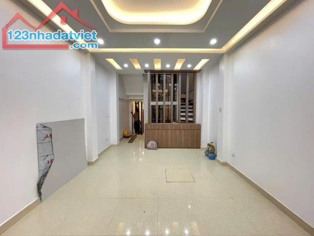 Cần Bán, Nguyễn Đình Chiểu, Hai Bà Trưng 44m x 6 Tầng - Thang máy, giá chào 12,5tỷ