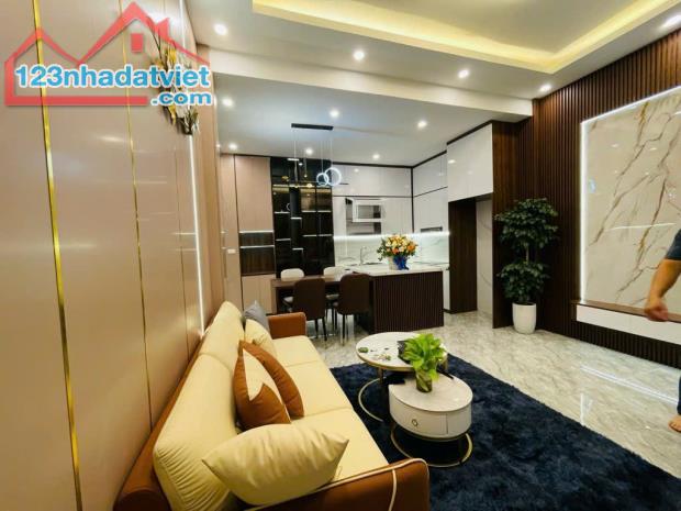 HIẾM !! Ô tô đỗ cửa | Kinh Doanh | Sổ vuông vắn | 42m2 Phố An Dương | 7,5 Tỷ  ( có TL ) - 2