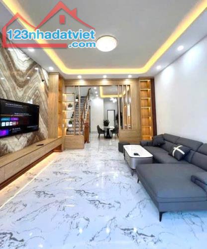 💥Nhà 2 Mê,Mới TC 5*25m,Nguyễn Đình Hoàng(hẻm 18 Giải Phóng Cũ),gần Hoàng Việt,gần Hà Huy - 1