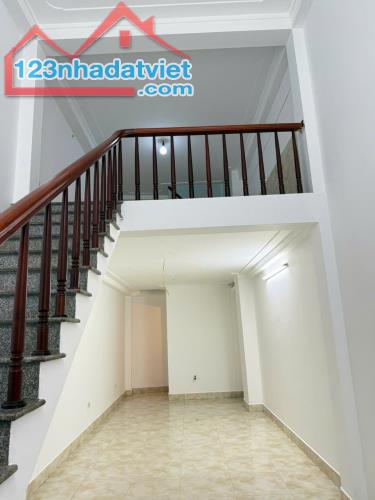 TT VĂN ĐIỂN, 32M2 5 TẦNG DÂN CHẮC CHẮN, CÁCH 1 NHÀ RA Ô TÔ, GỬI Ô TÔ GẦN NHÀ 4.89 Tỷ