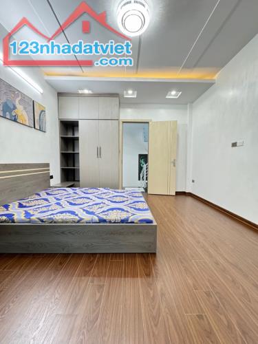 Bán nhà đẹp 32m2, 5 tầng về ở ngay, view CC Nam Đô, gần mặt đường Sông Sét - Trương Định - 2