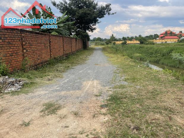 Cần bán khu đất nghỉ dưỡng, gần ngã 3 suối giữa - 1