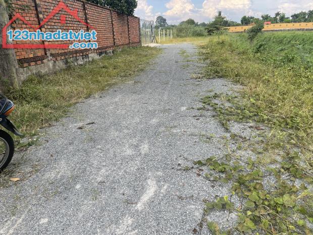 Cần bán khu đất nghỉ dưỡng, gần ngã 3 suối giữa - 2