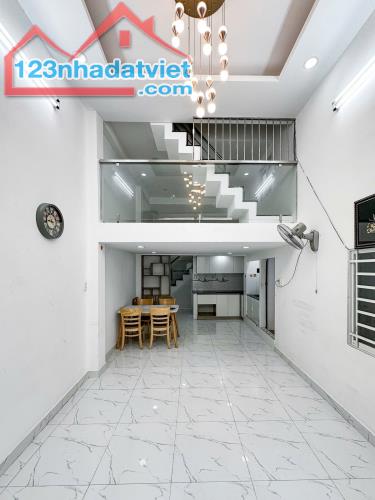 Bán nhà Hoàng Hoa Thám phường 5 Bình Thạnh 3 tầng 40m2 chỉ 5.3 tỷ TL