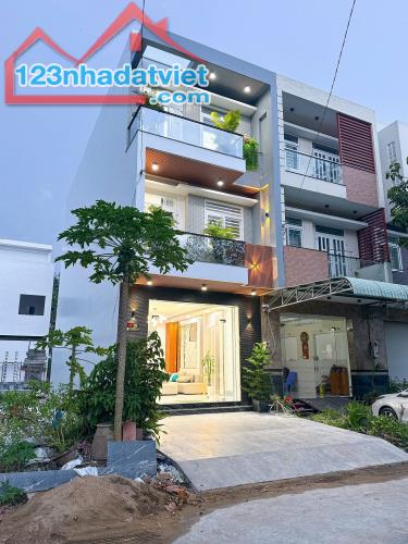 BÁN NHÀ ĐẸP GIÁ TỐT 1 TRỆT 2 LẦU HIỆN ĐẠI FULL NỘI THẤT ĐƯỜNG D6 KDC HỒNG LOAN - 1