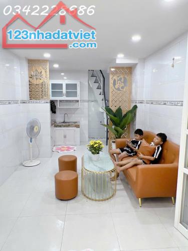 Bình Tân, Nhà mới đẹp 2 tấm rưỡi,Hạ giá 300 triệu bán lỗ về quê.Chỉ còn 2tyr430 triệu.