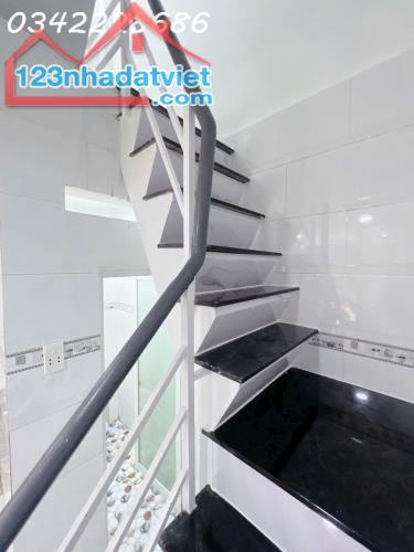 Bình Tân, Nhà mới đẹp 2 tấm rưỡi,Hạ giá 300 triệu bán lỗ về quê.Chỉ còn 2tyr430 triệu. - 2