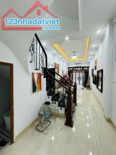 Bán nhà ngõ 32 An Dương, 66m2, 5 tầng, dân xây chắc chắn, ngõ nông, 12 tỷ.