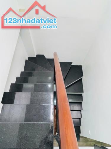 Bán nhà đường Kim Ngưu. Diện tích 44 m2, 4 tầng, giá hơn 6 tỷ - 4