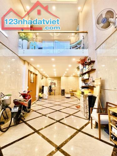 5 TẦNG FULL NỘI THẤT - DT 64 M2 (4 x 16), HẺM 4M - 7 CHỖ ĐẬU CỬA, NGUYỄN KIỆM, GẦN BV 175.