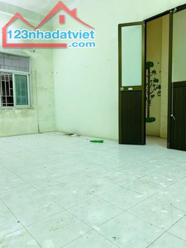 @@@ Bán nhà Cầu Giấy- NHÀ CŨ- GIÁ ĐẤT 62M2, 3 tầng, MT rộng, QUÁ RẺ! - 3