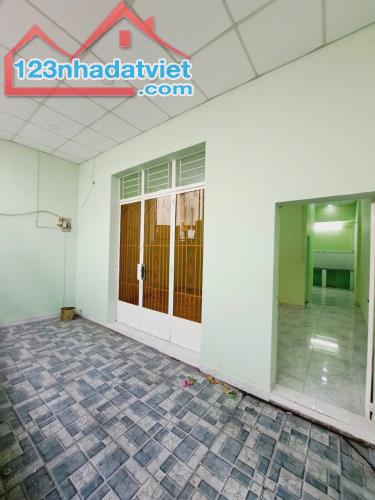 NHÀ BÁN BÌNH TÂN - HƯƠNG LỘ 2 - GẦN BV BÌNH TÂN - DT 57/62M2 - CẤP 4 - HẺM GẦN 4M - GIÁ 3, - 1