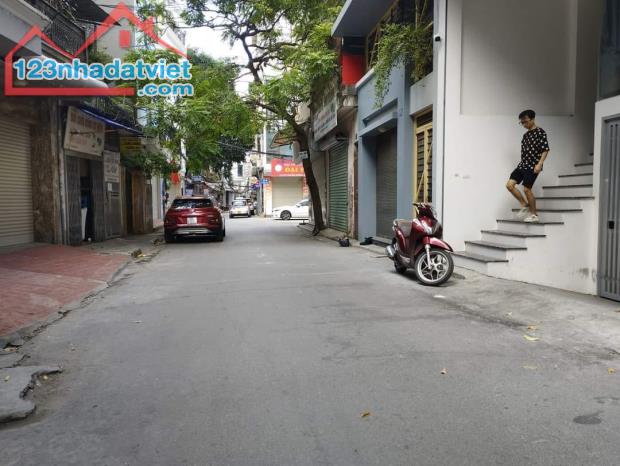 Bán đất tây mỗ- 51m2 - mt 5m.ngõ ô tô tránh- mua về xây tòa nhà cho thuê hái ra tiền - 3