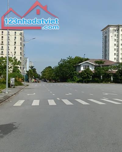 BÁN 260M2 TRỤC CHÍNH KHU BIỆT THỰ KHAI SƠN, PHƯỜNG XUÂN LÂM, GIÁ 35 TR/M2, VIEW VƯỜN HOA - 1