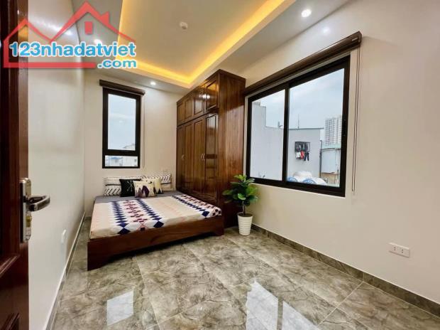 BÁN CHDV ĐƯỜNG CẦU GIẤY 80M2-6 TẦNG-MT 12,3M-GIÁ CHÀO 16,8 TỶ-GIÁ THƯƠNG LƯỢNG - 3