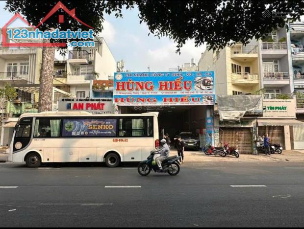 ** Bán Gấp Mặt Tiền Siêu Hiếm Hùng Vương P1 Quận 10 Giáp Q5 8.4X24, HĐT. 85Tr, 43 Tỷ - 2