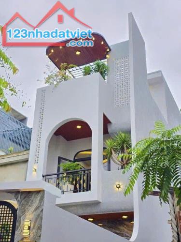 Vị Trí Đẹp , Giao Thông Thuận Tiện – 50m2 – Oto Trước Cửa ngay Đại Thành .10p ra ĐL Thăng