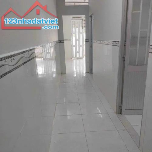 Bán Nhà ở xã Phước Hiệp-Củ Chi. DT 150m2. Giá 700 Triệu. Sổ Hồng Riêng. LH 0796666342 - 5