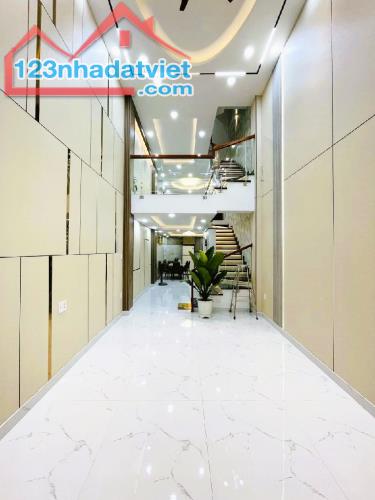 5 TẦNG LUNH LINH - FULL NỘI THẤT - DT 44 M2 (3,5 x 12,5) - ÔTÔ ĐẬU CỬA - QUANG TRUNG - GV.