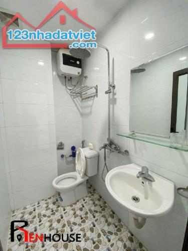 Bán nhà Xuân Thuỷ 63m2, 5 tầng, 10.8 Tỷ - 2