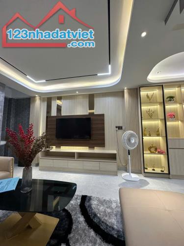 Bán nhà 5 tầng khu VIP Nguyễn Thượng Hiền , DT: 56m2 (4x14m) , Gần Cao Ốc Botanic Towers - 3