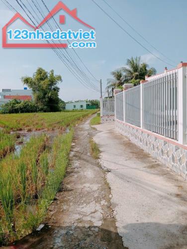 Nhà sân vườn dt 683m2 khu phố Phước Thuận, thị trấn Cần Giuộc giá 7 tỷ - 2