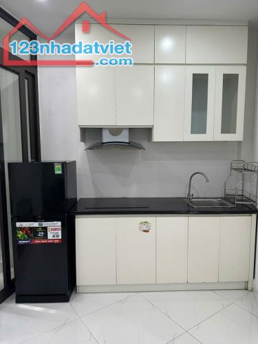 Bán nhà phố Nguyễn Trãi, 40m2, 5 tầng, 3 phòng ngủ, nội thất long lanh, chỉ 6,2 tỷ - 1