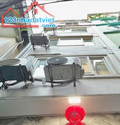 NHÀ NGÕ RỘNG NGÁCH NÔNG PHỐ NGUYỄN KHÁNH TOÀN DT 40M2 CẦN BÁN. - 1