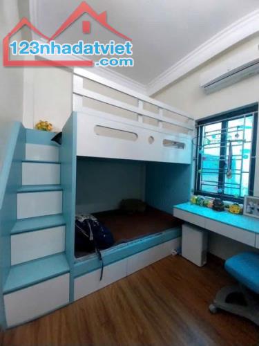 BÁN NHÀ SIÊU ĐẸP LÊ THÁNH TÔNG 35.7M2 3 TẦNG Ô TÔ ĐỖ CỬA GIÁ 3.45 TỶ